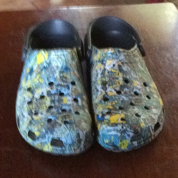 CROCS Other - Vintage Rare Crocs Men’s Rare Jackson Pollock’s 100th Birthday